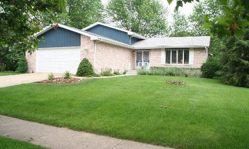 114 Carriage Dr