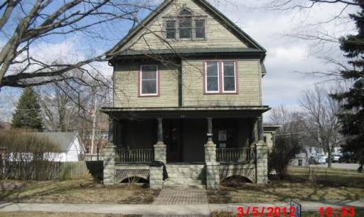 214 W North St