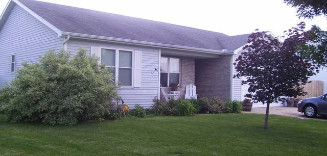 1635 Edgewater Dr