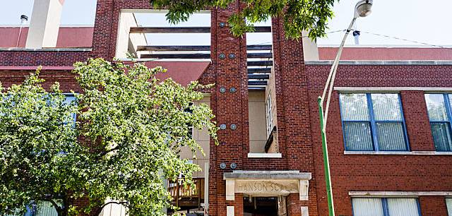 525 N Ada St 48