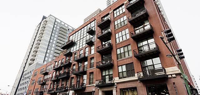 300 W Grand Ave 601