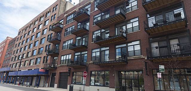 375 W Erie St 208