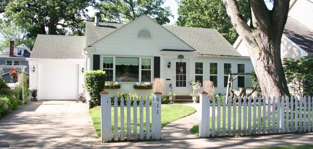 611 E Main St