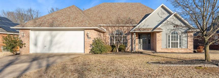 305 Bluff Dr