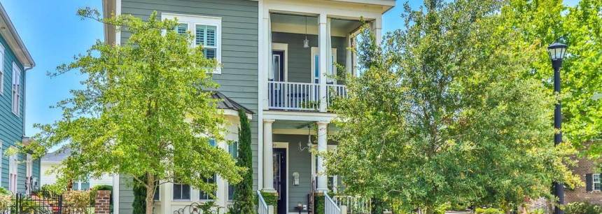 927 Iris St.