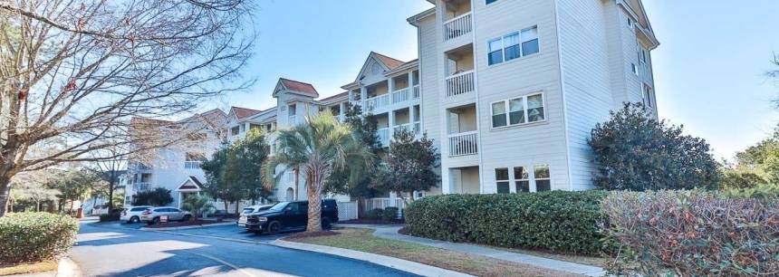 4560 Greenbriar Dr. 204