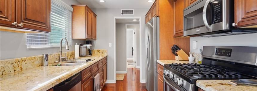 5447 Zelzah Ave 131