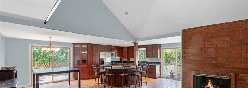 5171 Lena Dr