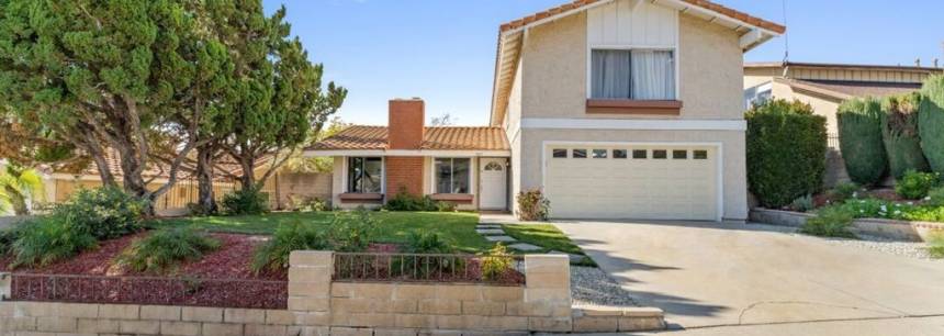 3025 Helen Ln