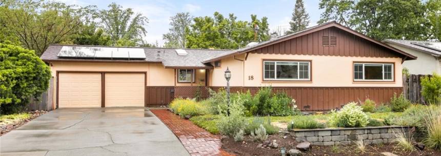 18 Woodside Ln