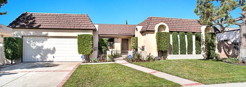 9049 Petit Ave