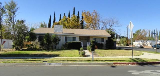 11261 Encino Ave