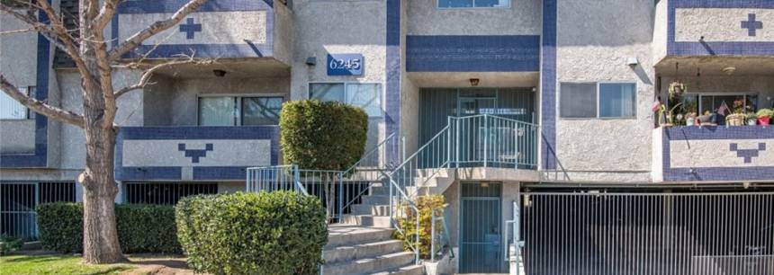 6245 Woodman Ave #202