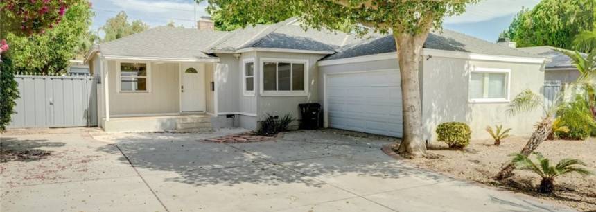 8944 Amigo Ave