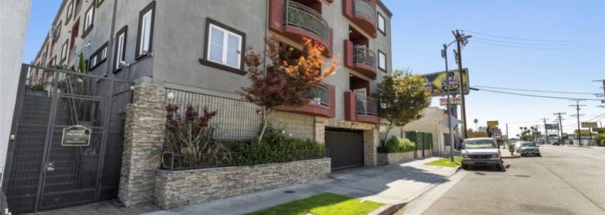 11124 Burbank Blvd #303