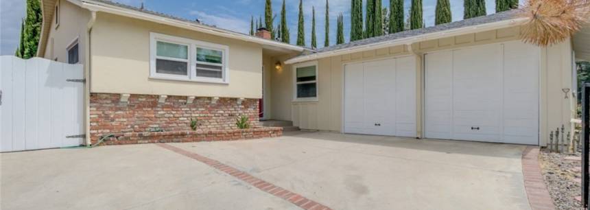 22015 Mulholland Way