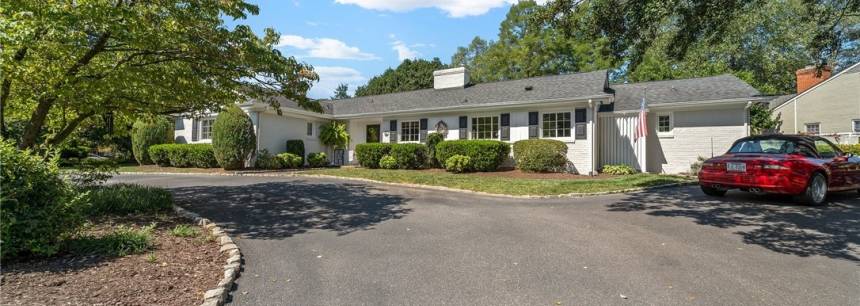 324 Oak Ln