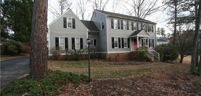 711 Lakewater Dr