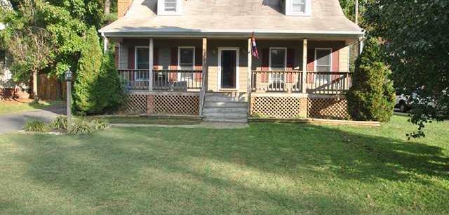 9415 Hollins Glen Ct