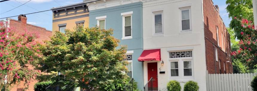 1 1/2 N Robinson St