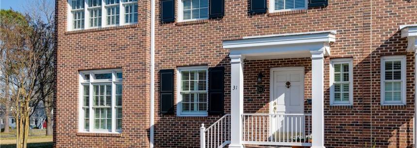 31 W Locke Ln 31