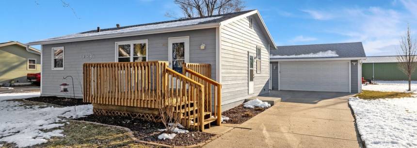 303 Lincoln St NE