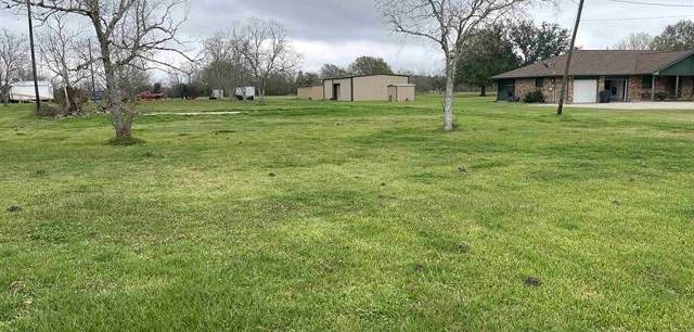 17677 Boondocks Rd