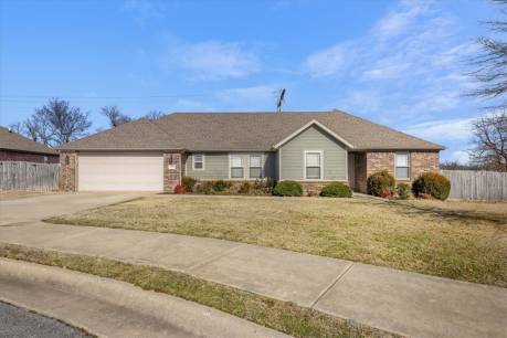 471 Capri St