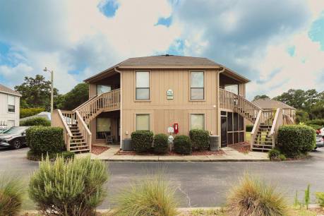 422 Tree Top Ct. D