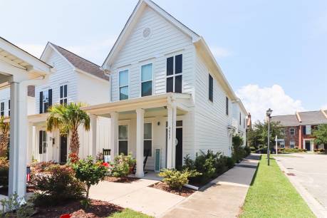 3557 Bristol Ln.