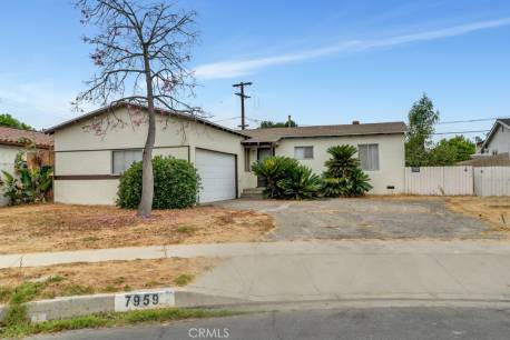 7959 Longridge Ave