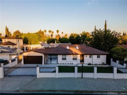 8126 Geyser Ave