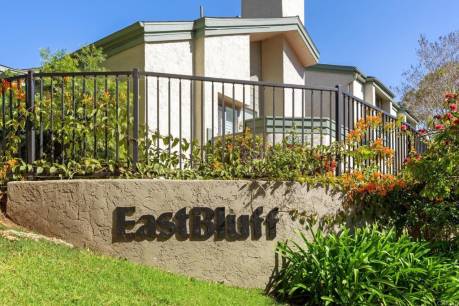 3253 Caminito Eastbluff 27
