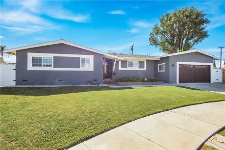 1951 N Topaz St