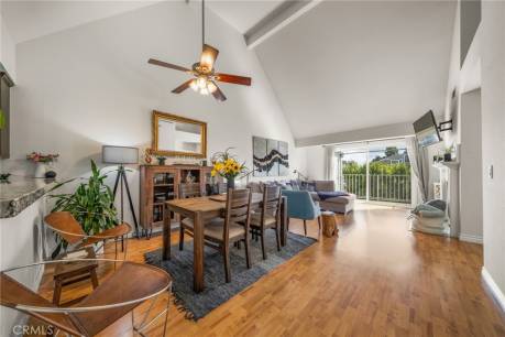 810 Baker St 19