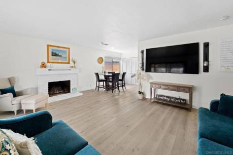 2805 Caulfield Dr