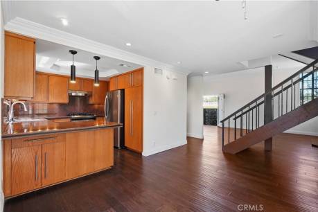823 W 15th St 1D