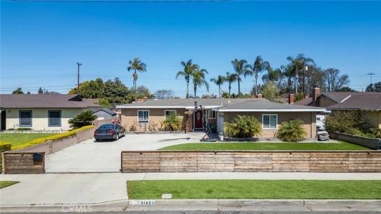 3143 W Teranimar Dr