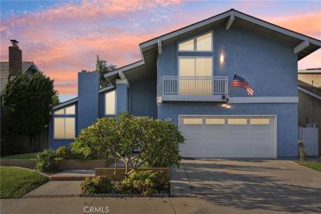 8521 Naples Dr