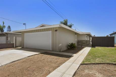 862 Banock Street