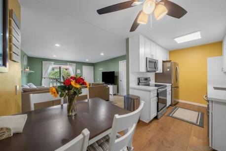 528 Anita St 56