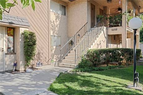 1024 Las Lomas Dr C