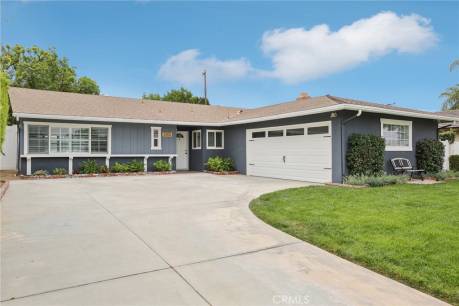 2300 E Coolidge Ave