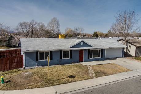 559 E Greenfield Circle