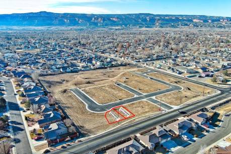 1117 & 1119 Hatchet Canyon Circle