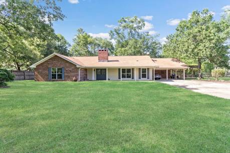 1425 Countrywood Cir