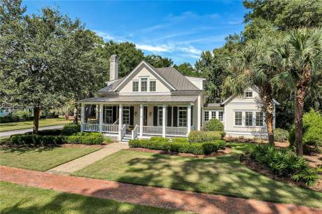 38 Gilded St