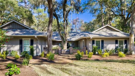 4 Twin Pines Rd