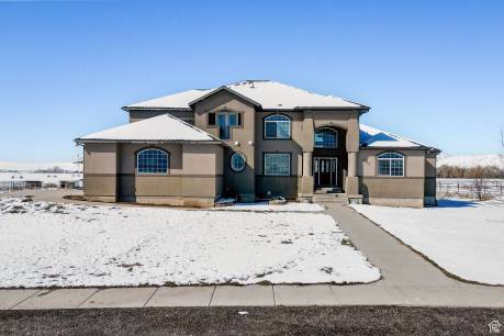 7223 N Estancia Ln
