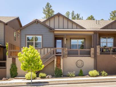 2862 W Presidio Dr